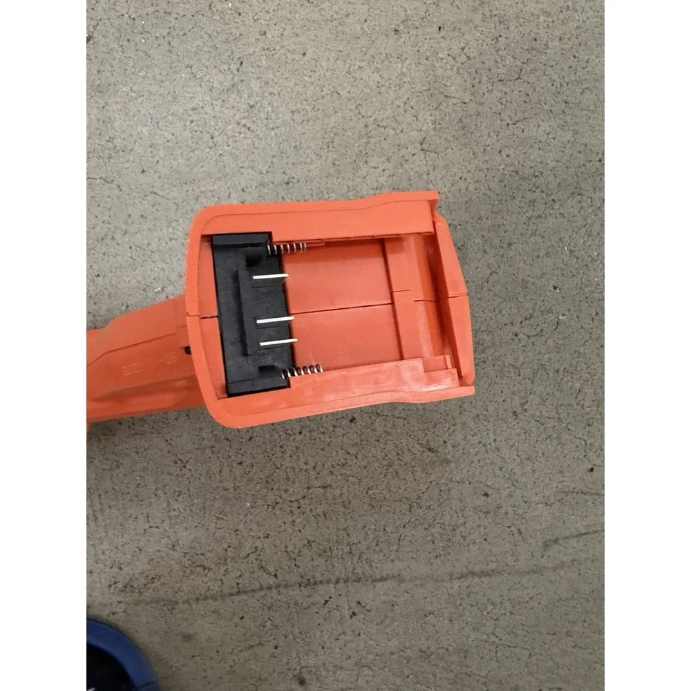 Black and decker‎ cordless battery string trimmer and leaf blower, Battery
